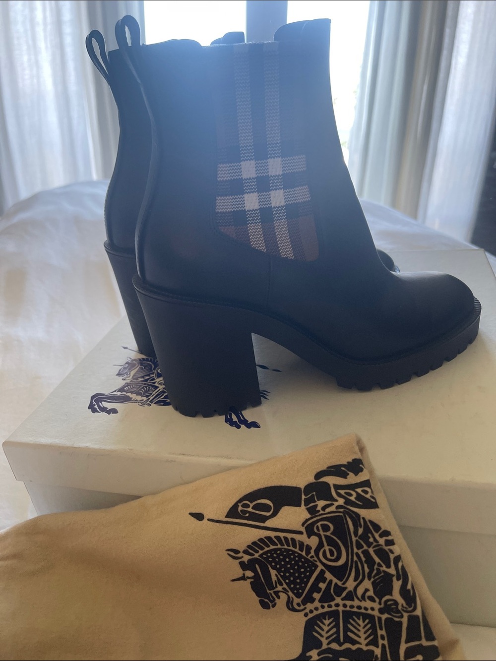 Burberry Black Leather Chelsea Ankle Boots with Signature Check Panels - Picture 4 of 4